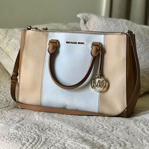 Michael Kors Business Tote! Great for any look!